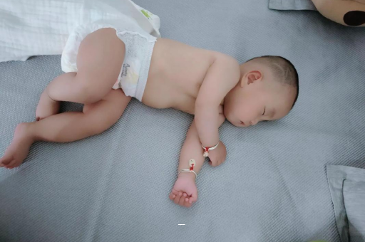 肇庆几个月宝宝可以竖抱